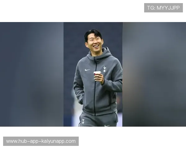 孙兴慜逆足射门差点破门：绿茵场上的逆光瞬间与坚持