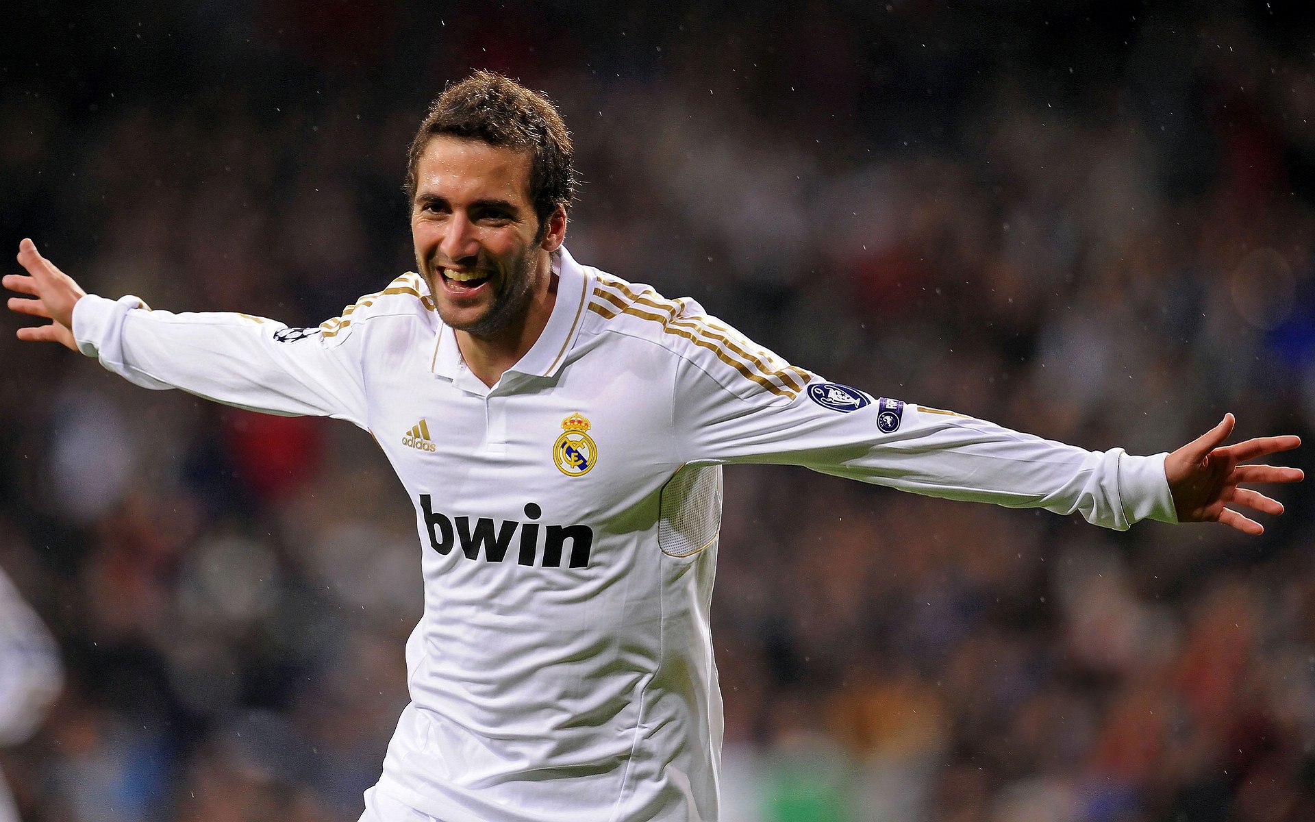 巴黎圣日耳曼继续领跑法甲，提前锁定冠军目标